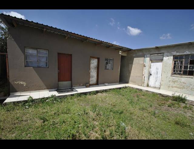 7 BEDROOM HOUSE FOR SALE IN FOREST HILL